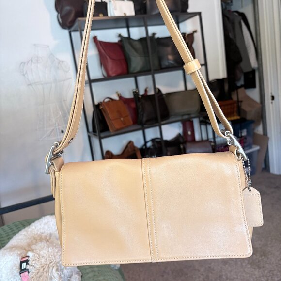 Vintage Coach Demi Legacy Flap - Picture 1 of 9